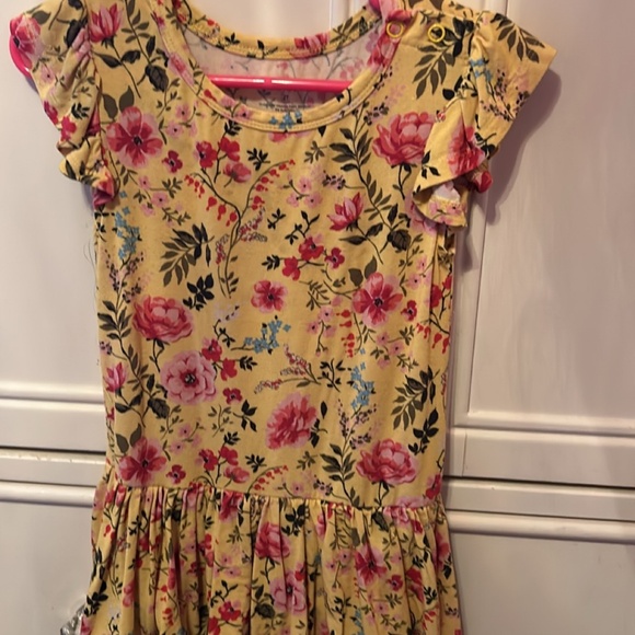 Posh Peanut Twirl - Picture 1 of 1